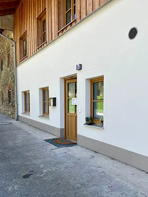 Der Eingangsbereich zu unserem Behandlungsstudio in Lauterbach Schaurein